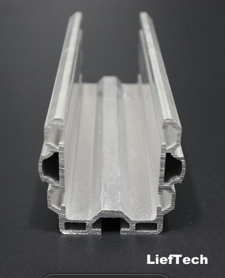 6063 T5 アルミニウムエクストルーションプロファイル OD 28mm 60x55 アルミニウム・リーン・パイプ